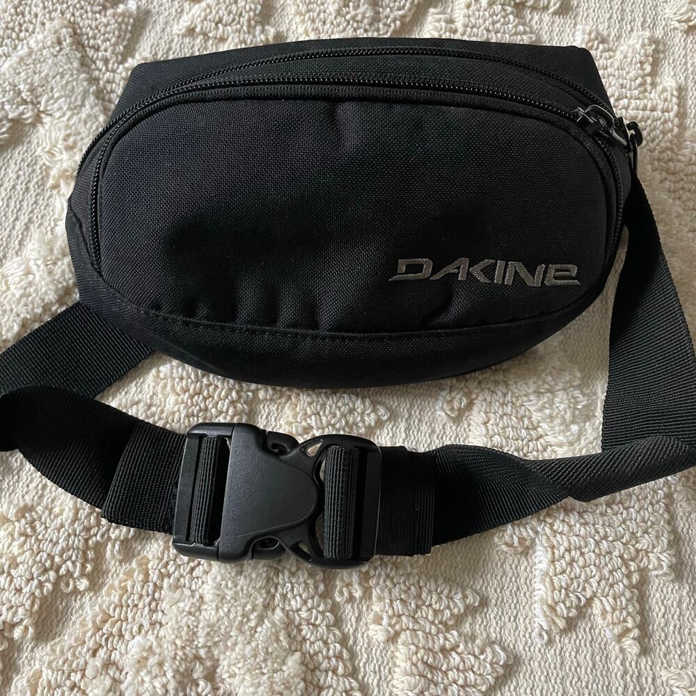 Dakine Classic Hip Waist Pack Black Hiking Travel